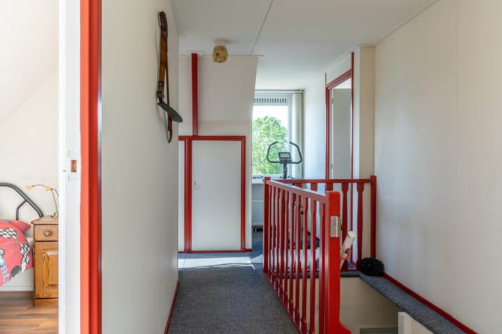 Photo 40 of It Heech 25