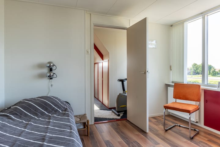 Photo 42 of It Heech 25