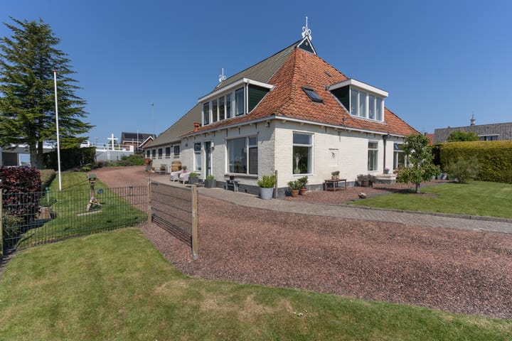 Photo 47 of It Heech 25