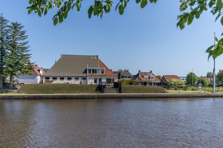 Photo 50 of It Heech 25