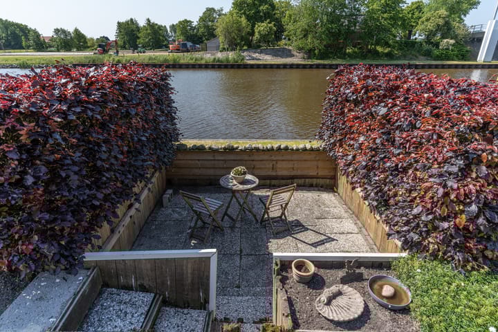 Photo 52 of It Heech 25