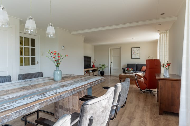 Photo 9 of It Heech 25