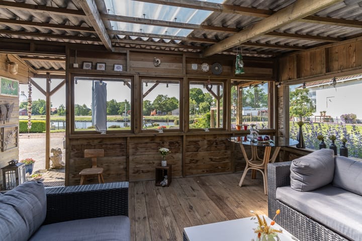 Photo 59 of It Heech 25