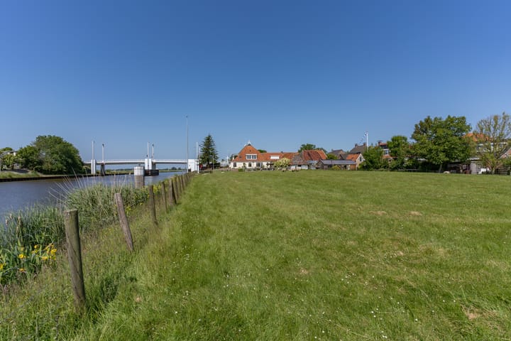 Photo 61 of It Heech 25