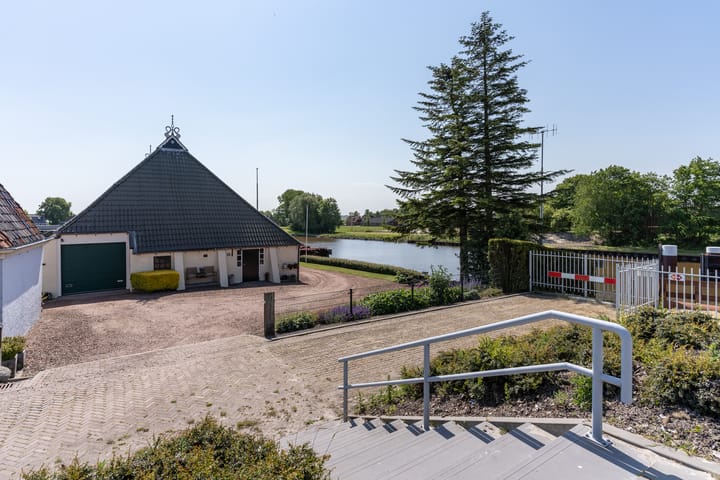 Photo 64 of It Heech 25