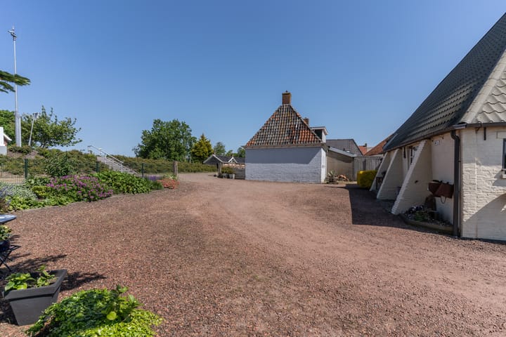 Photo 65 of It Heech 25