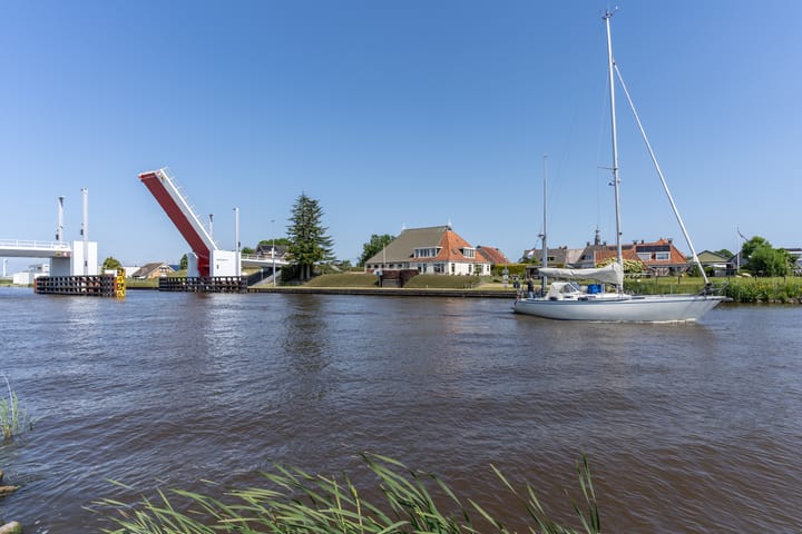 Photo 68 of It Heech 25