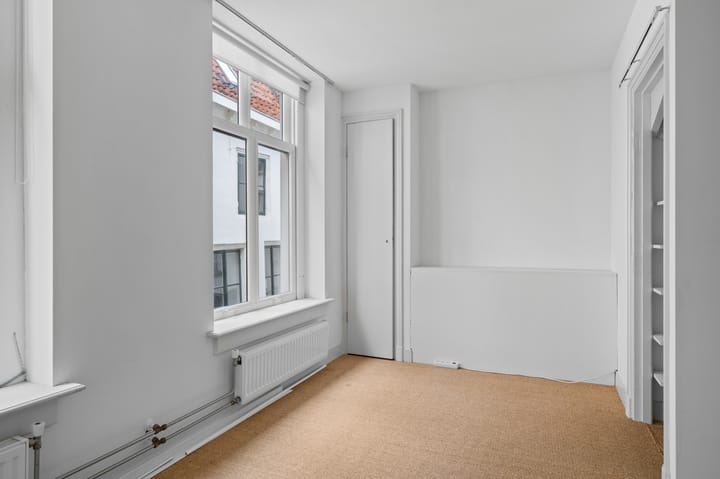 Photo 11 of Heukestraat 5