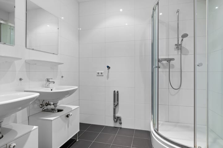 Photo 13 of Heukestraat 5