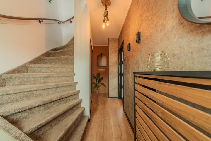 Photo 9 of Van Eckstraat 25