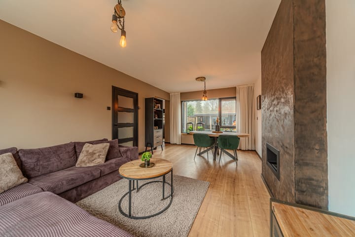 Photo 15 of Van Eckstraat 25