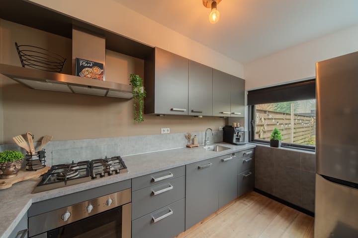 Photo 18 of Van Eckstraat 25