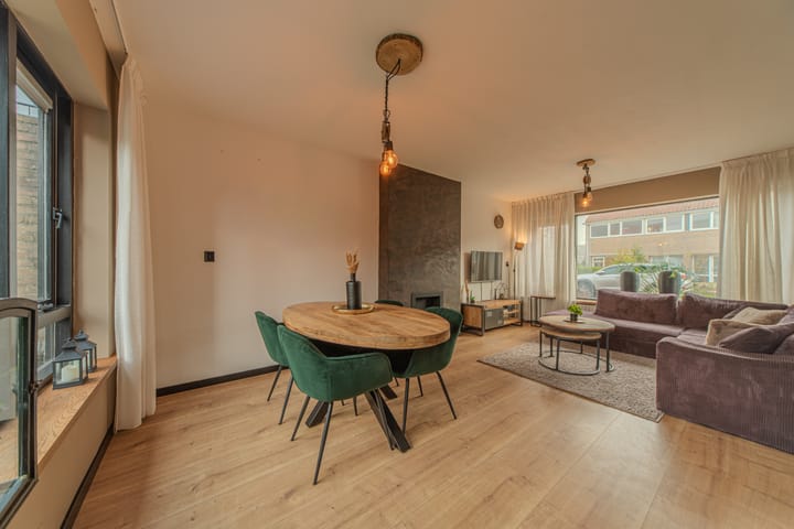 Photo 22 of Van Eckstraat 25