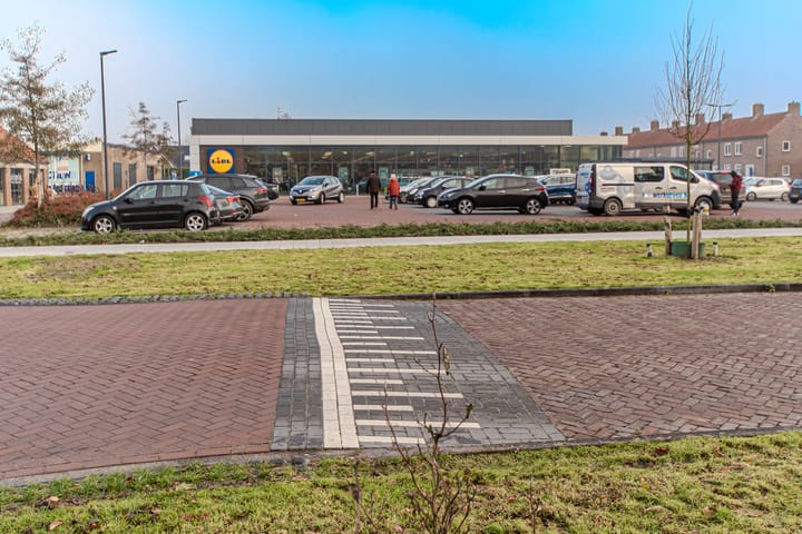 Photo 52 of Van Eckstraat 25