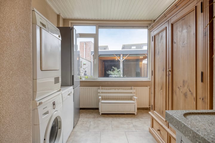 Foto 11 van Schadewijkstraat 69