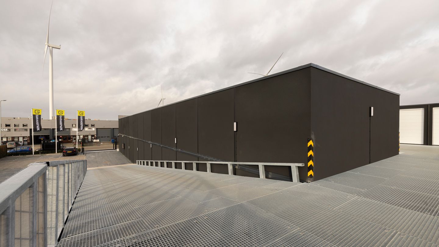 Bekijk foto 2 van GaragePark Den Bosch