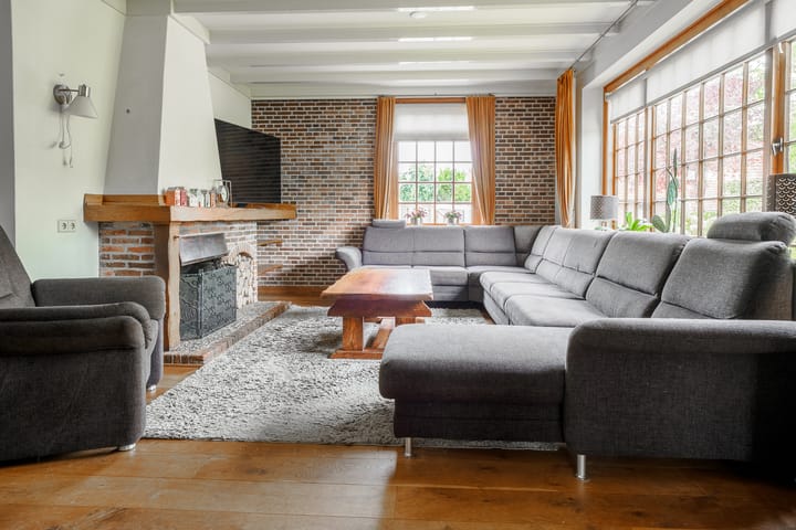 Photo 2 of Oosteinde 196