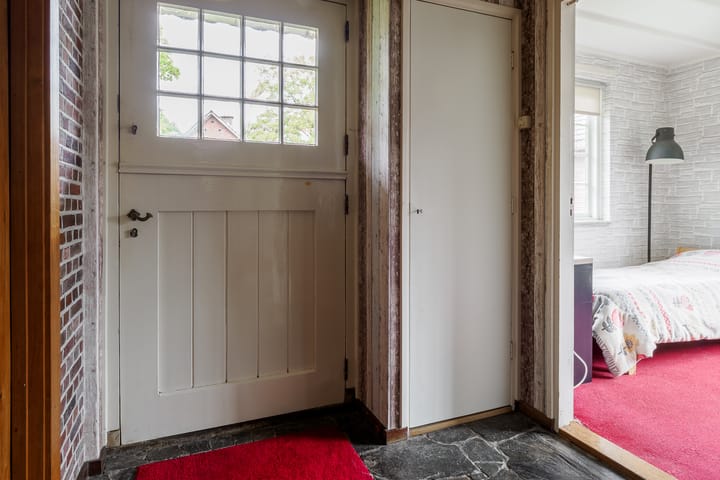 Photo 10 of Oosteinde 196