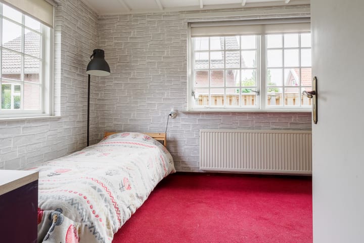 Photo 11 of Oosteinde 196