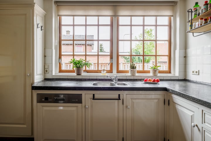 Photo 27 of Oosteinde 196