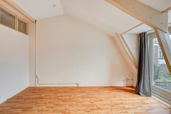 Photo 22 of Saenredamstraat 94