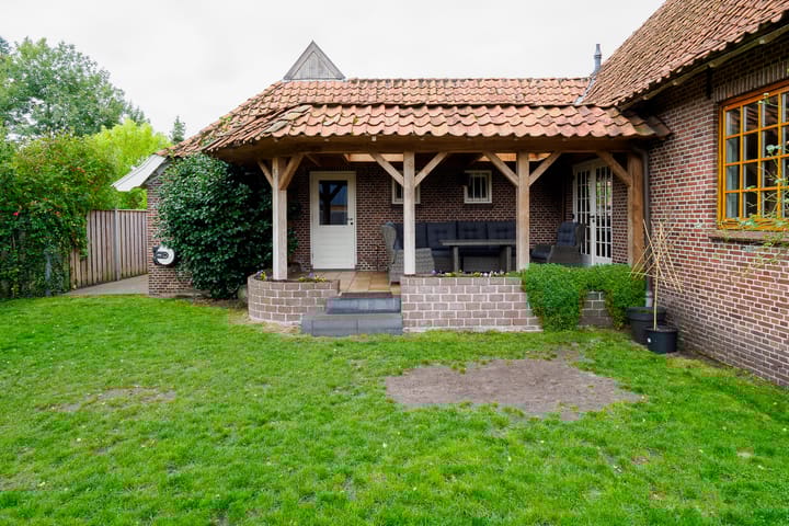 Photo 48 of Oosteinde 196