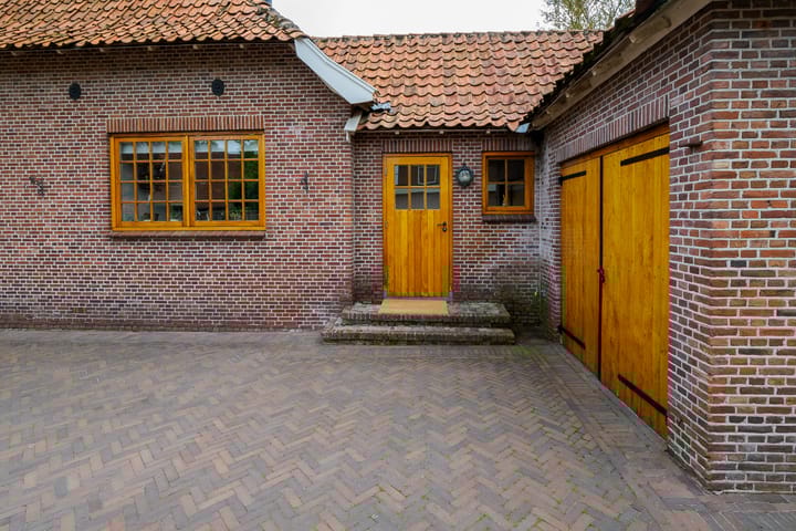 Photo 55 of Oosteinde 196