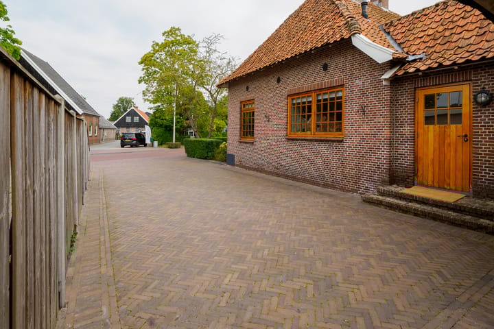 Photo 56 of Oosteinde 196