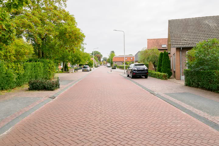 Photo 57 of Oosteinde 196