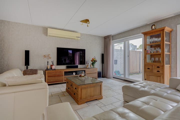 Photo 10 of Johanna Naberstraat 3