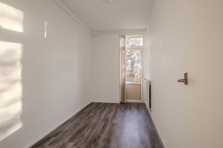 Photo 8 of Leliestraat 65