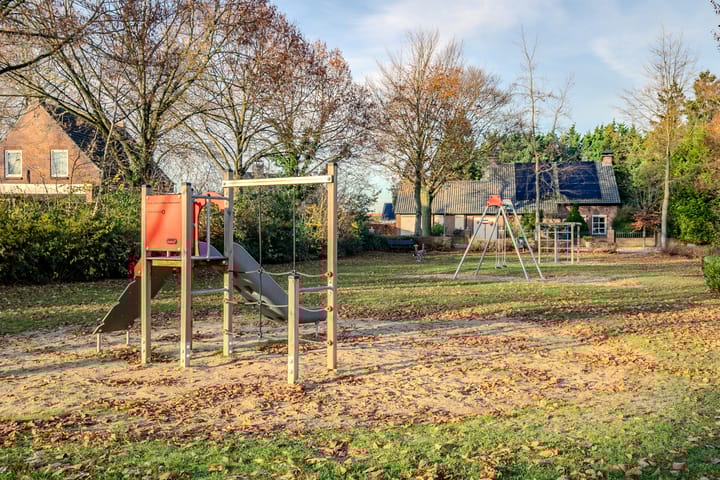 Photo 17 of Leliestraat 65