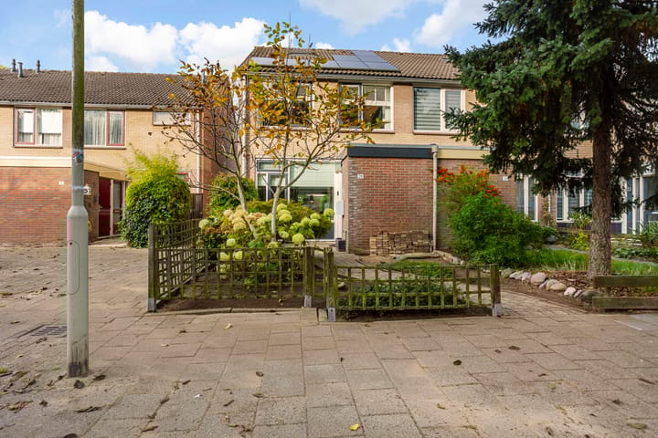 Photo 2 of Helmondstraat 28