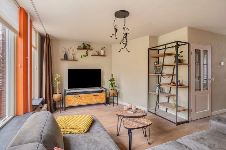 Photo 8 of Plevierstraat 8