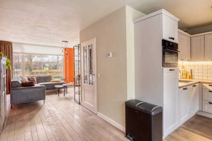 Photo 10 of Plevierstraat 8