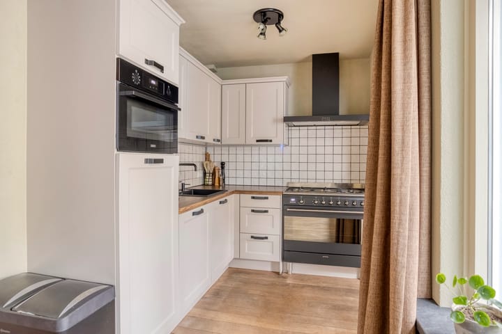 Photo 11 of Plevierstraat 8