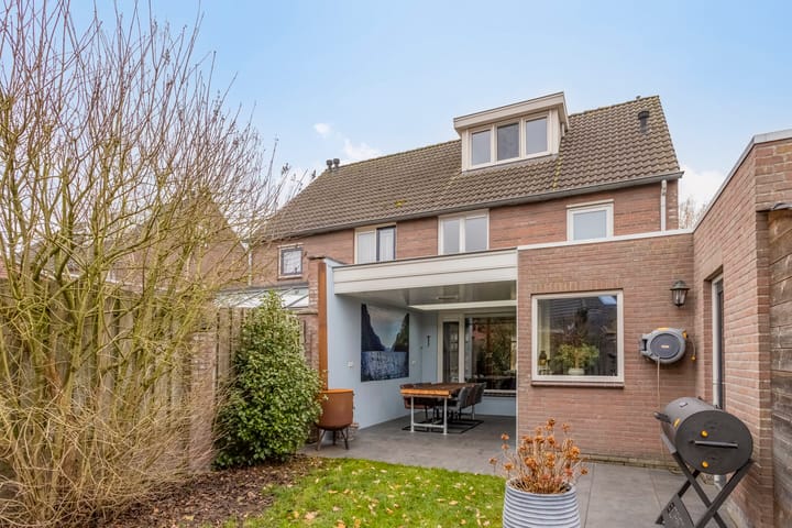 Photo 21 of Plevierstraat 8