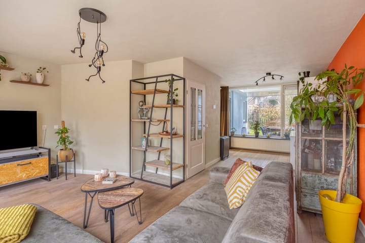 Photo 9 of Plevierstraat 8