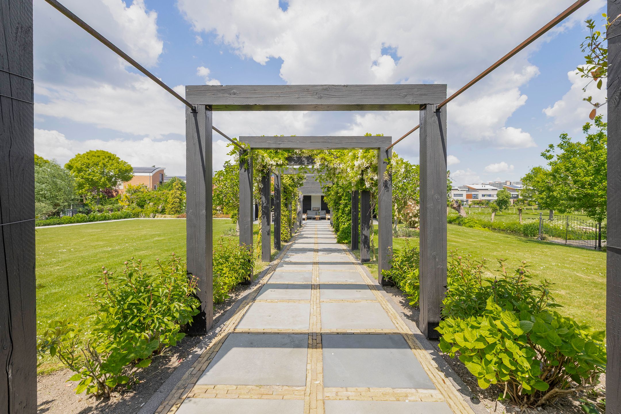 Foto 84 van Nijverheidstraat 297