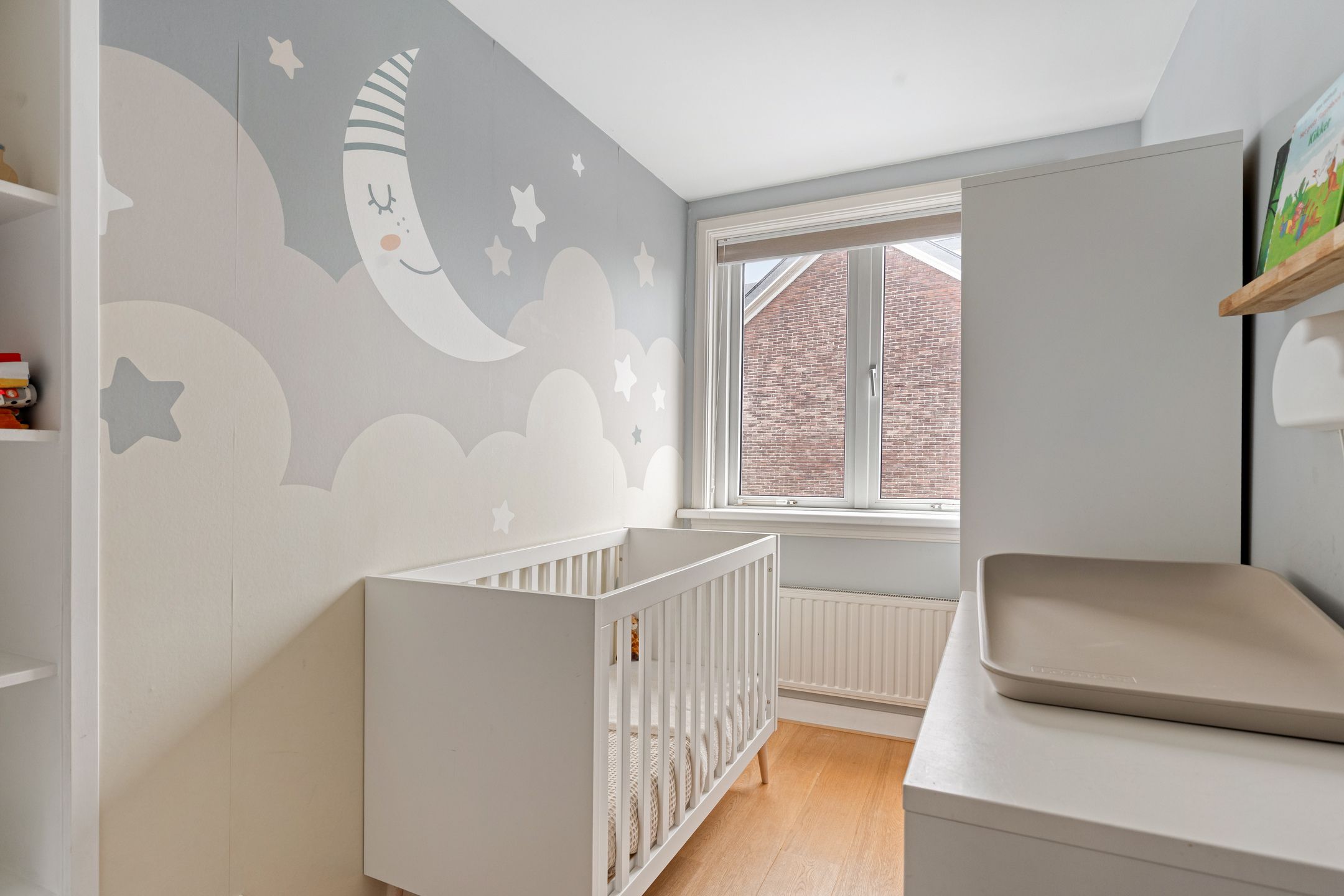 Photo 30 of Van der Waalsstraat 66