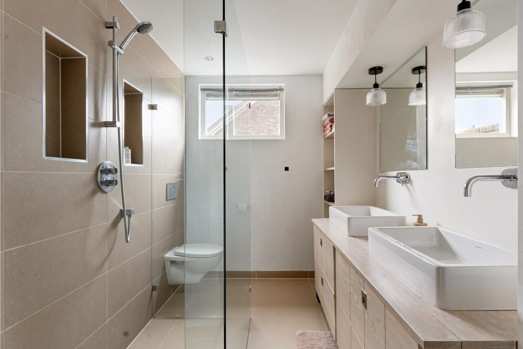 Photo 32 of Van der Waalsstraat 66