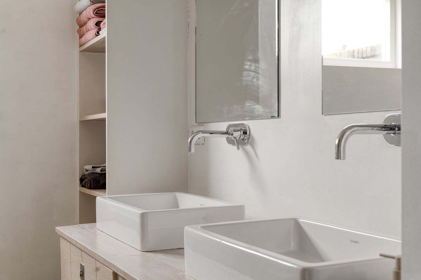 Photo 34 of Van der Waalsstraat 66