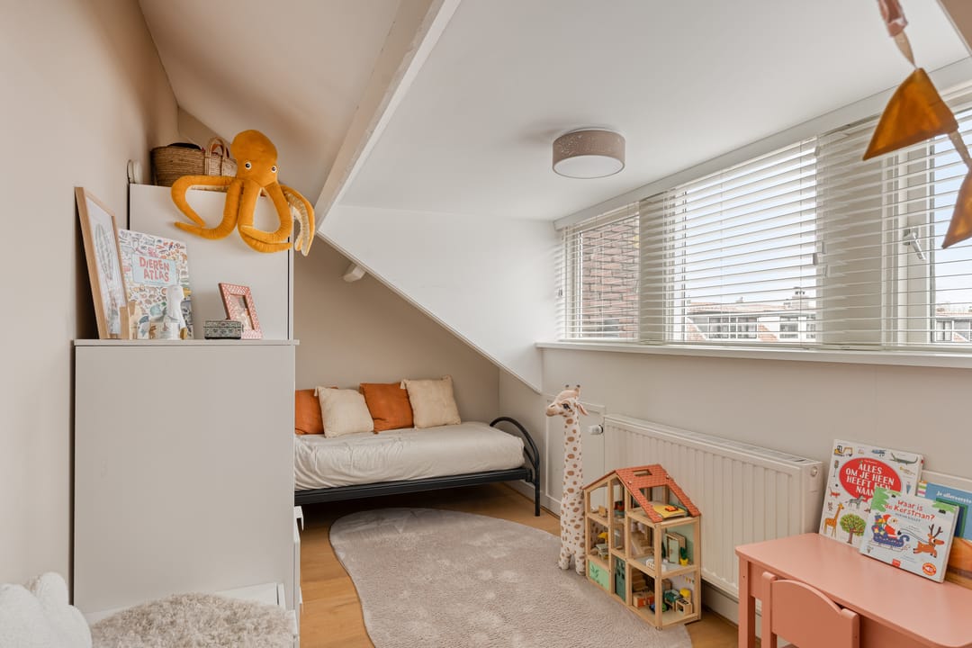 Photo 37 of Van der Waalsstraat 66