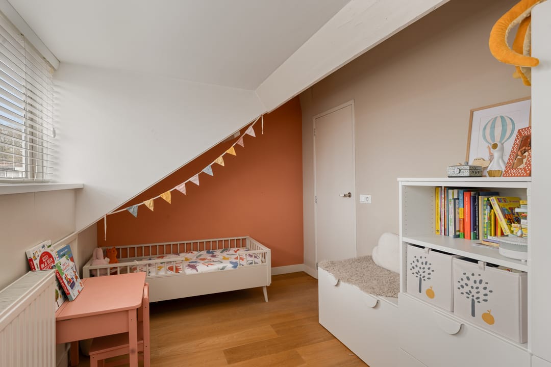 Photo 38 of Van der Waalsstraat 66