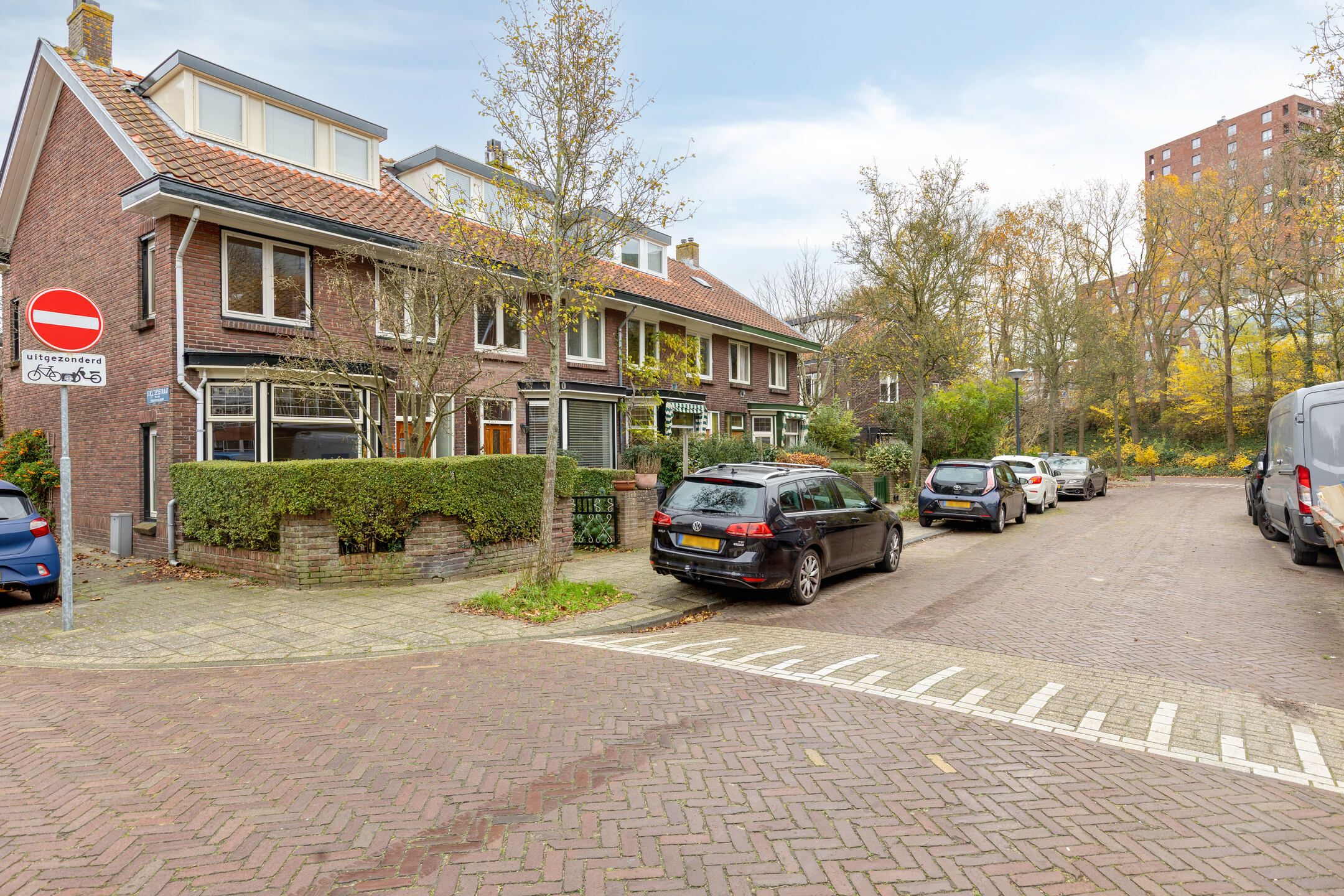 Photo 39 of Van der Waalsstraat 66