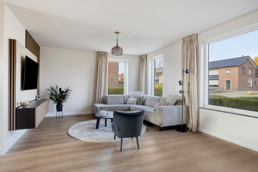 Photo 2 of Wilhelminastraat 18