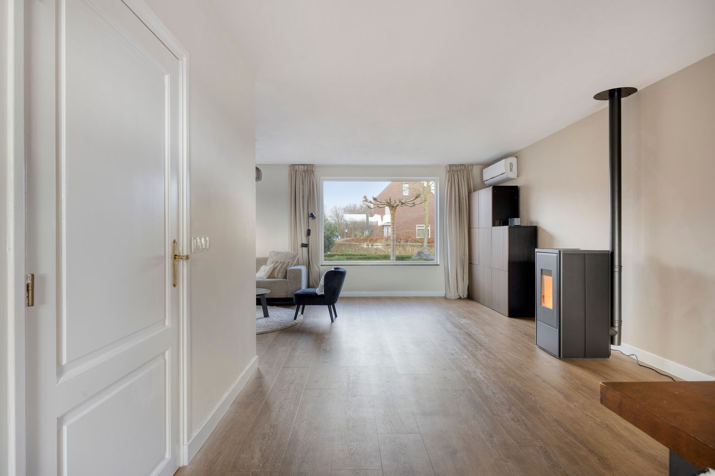 Photo 10 of Wilhelminastraat 18