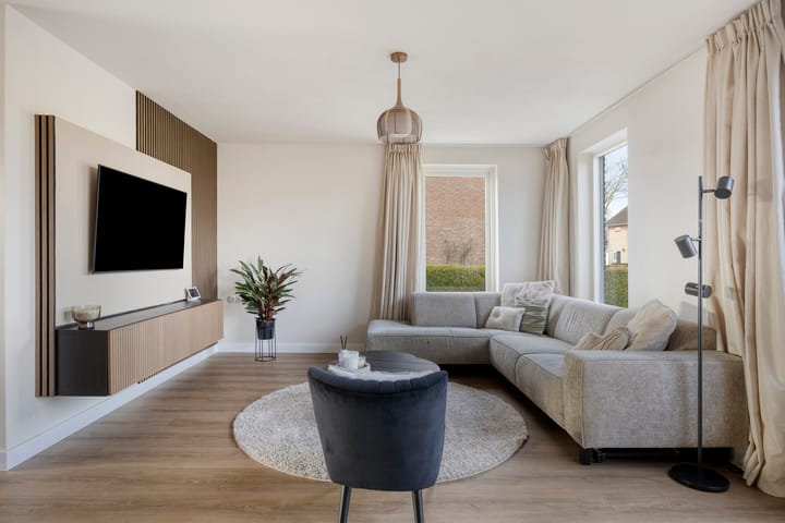 Photo 12 of Wilhelminastraat 18