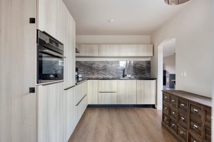 Photo 20 of Wilhelminastraat 18