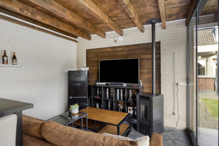 Photo 28 of Wilhelminastraat 18